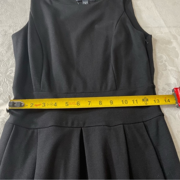 Banana Republic Sleeveless Dress Stretch Black Side Zip Women’s Size 4 NWOT - Picture 7 of 10